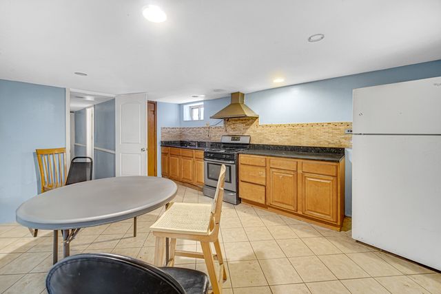 3210 N Narragansett Avenue, Chicago, IL 60634