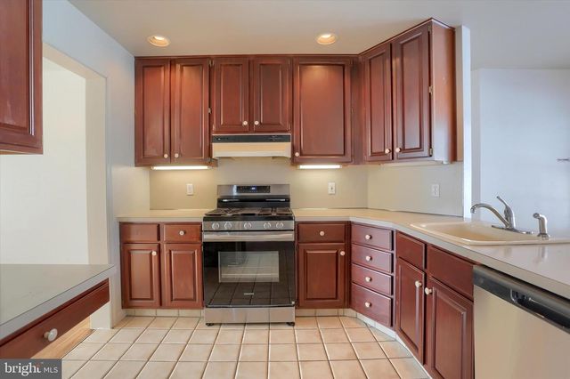 112 GRAYSTONE DR, Hummelstown, PA 17036