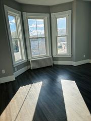 81 West 3, Leominster, MA 01453