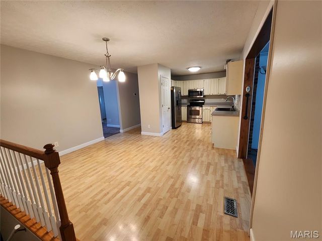 12 Michael Court, Bethalto, IL 62010