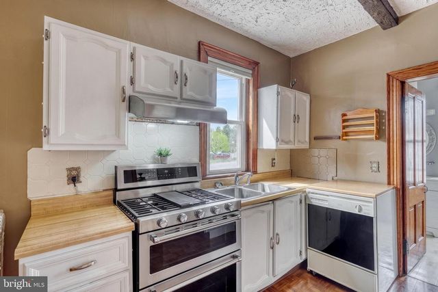 453 CARLISLE ST, Hanover, PA 17331