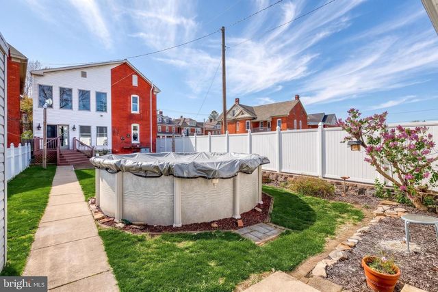453 CARLISLE ST, Hanover, PA 17331