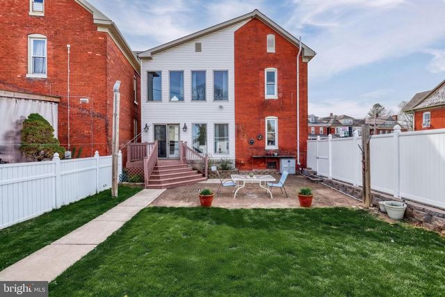 453 CARLISLE ST, Hanover, PA 17331