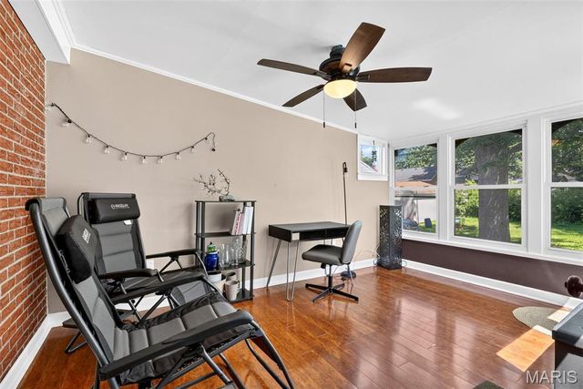 8933 Saint Louis Avenue, St Louis, MO 63114