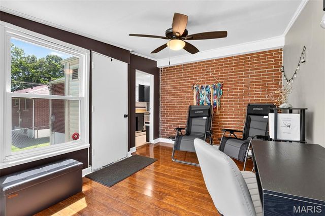 8933 Saint Louis Avenue, St Louis, MO 63114