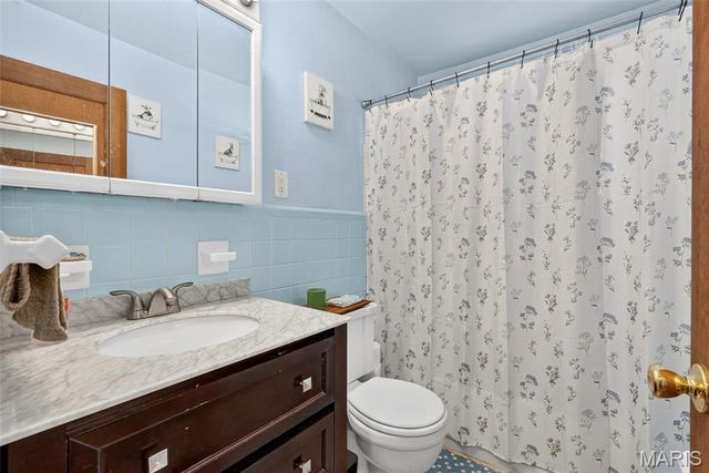 8933 Saint Louis Avenue, St Louis, MO 63114