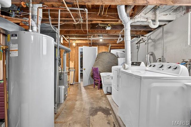 8933 Saint Louis Avenue, St Louis, MO 63114