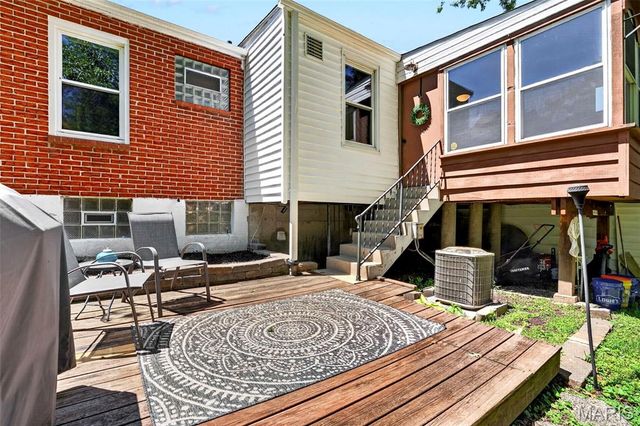 8933 Saint Louis Avenue, St Louis, MO 63114