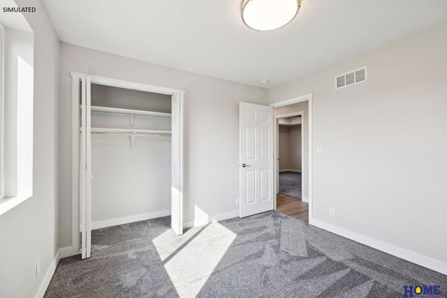 1825 E 9th Street, Hickman, NE 68372