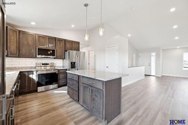 1825 E 9th Street, Hickman, NE 68372