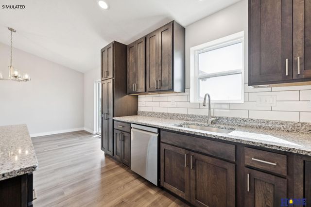 1825 E 9th Street, Hickman, NE 68372