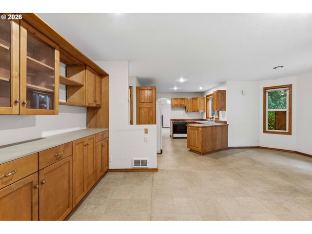 615 Sw SEABIRD Dr, Bandon, OR 97411