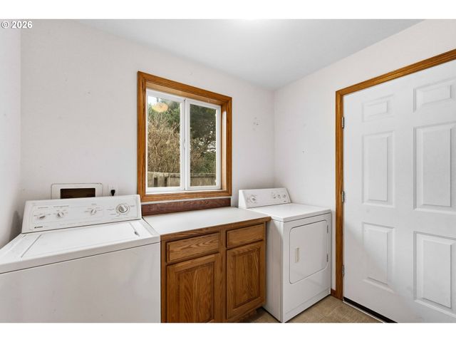 615 Sw SEABIRD Dr, Bandon, OR 97411