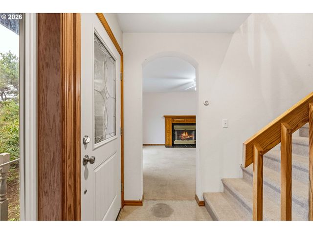 615 Sw SEABIRD Dr, Bandon, OR 97411