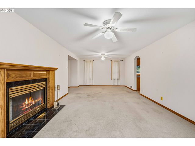 615 Sw SEABIRD Dr, Bandon, OR 97411