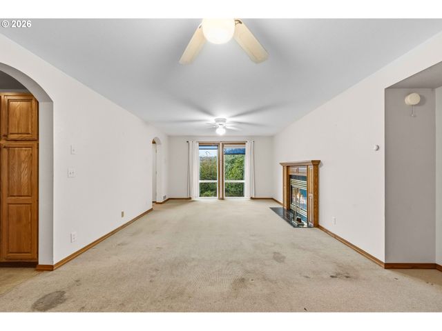 615 Sw SEABIRD Dr, Bandon, OR 97411