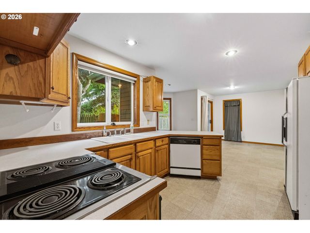 615 Sw SEABIRD Dr, Bandon, OR 97411