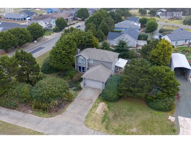 615 Sw SEABIRD Dr, Bandon, OR 97411