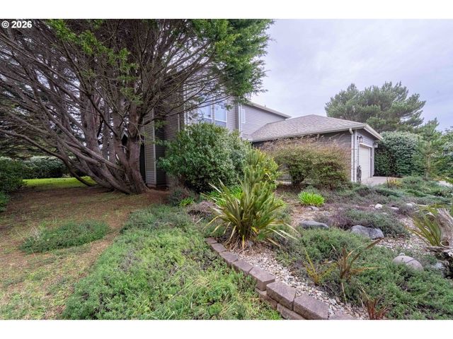 615 Sw SEABIRD Dr, Bandon, OR 97411