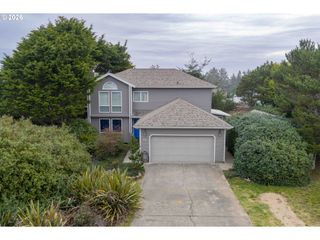 615 Sw SEABIRD Dr, Bandon, OR 97411