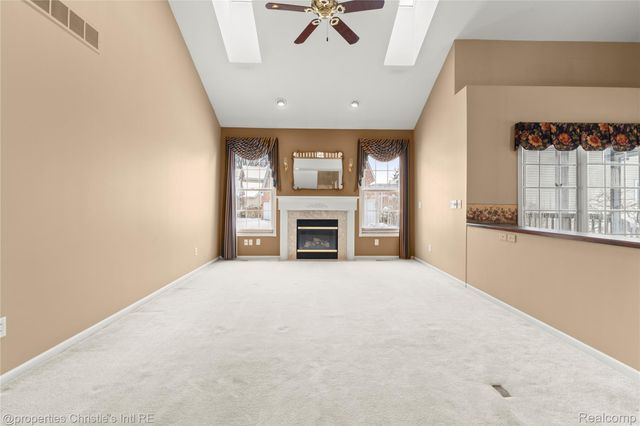 6166 Natures Cove, Grand Blanc, MI 48439