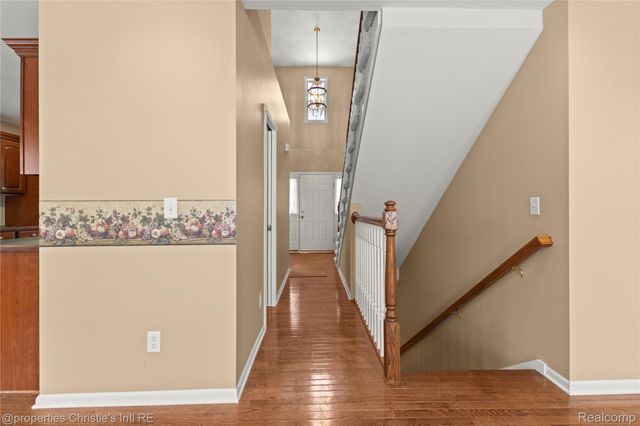 6166 Natures Cove, Grand Blanc, MI 48439