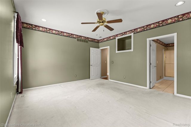 6166 Natures Cove, Grand Blanc, MI 48439