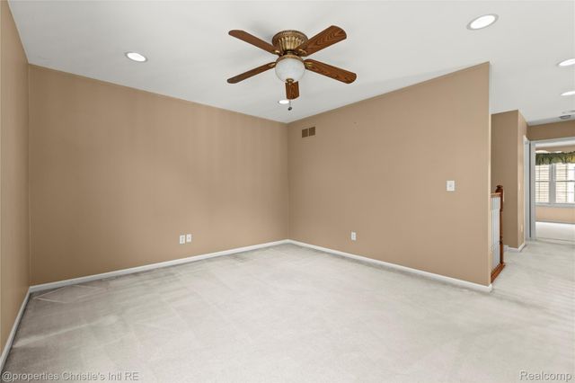 6166 Natures Cove, Grand Blanc, MI 48439