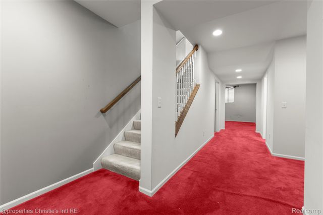 6166 Natures Cove, Grand Blanc, MI 48439