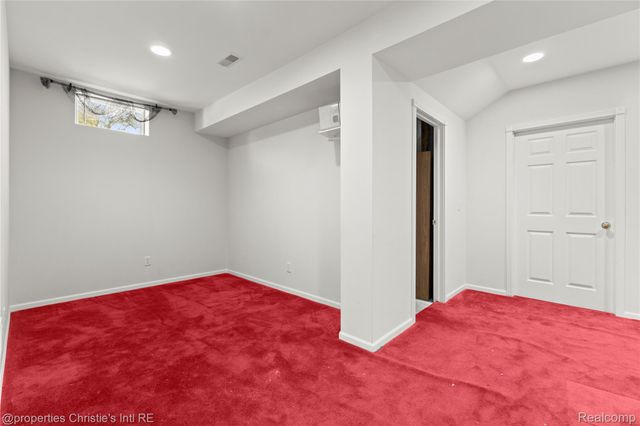 6166 Natures Cove, Grand Blanc, MI 48439