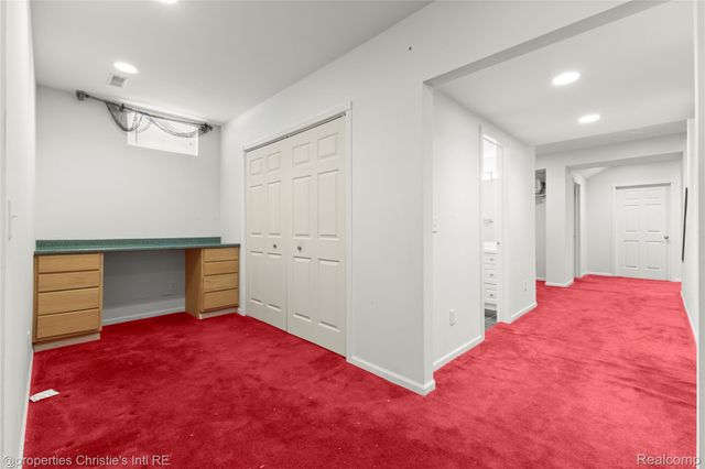 6166 Natures Cove, Grand Blanc, MI 48439