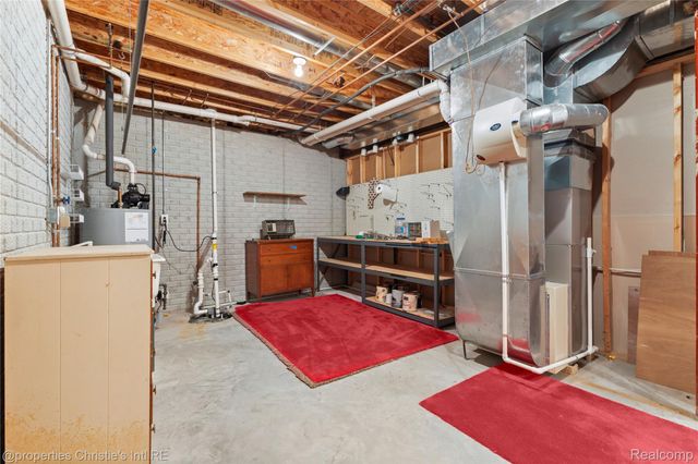 6166 Natures Cove, Grand Blanc, MI 48439