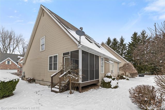 6166 Natures Cove, Grand Blanc, MI 48439