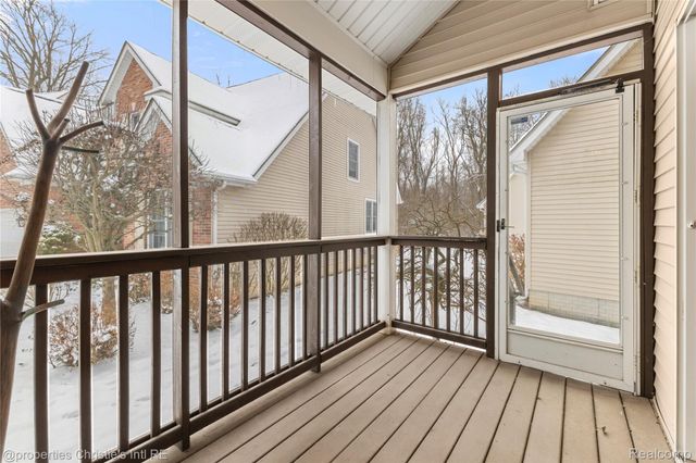 6166 Natures Cove, Grand Blanc, MI 48439