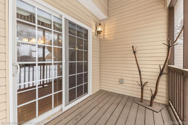 6166 Natures Cove, Grand Blanc, MI 48439