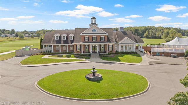 6166 Natures Cove, Grand Blanc, MI 48439