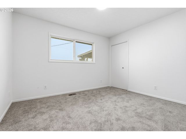 52890 Nw 7TH St, Scappoose, OR 97056