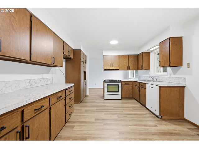 52890 Nw 7TH St, Scappoose, OR 97056