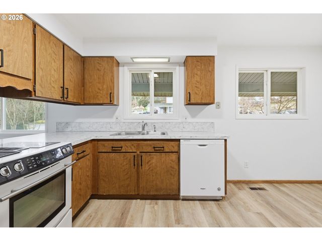 52890 Nw 7TH St, Scappoose, OR 97056