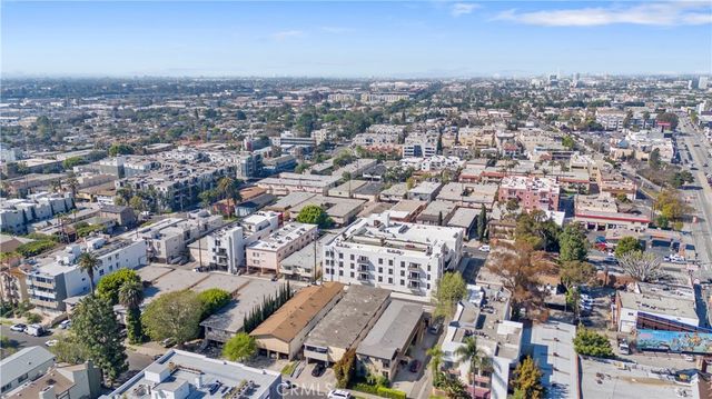 1525 Armacost Avenue, Los Angeles, CA 90025