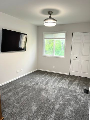 27 Mineola Road 27, Fox Lake, IL 60020