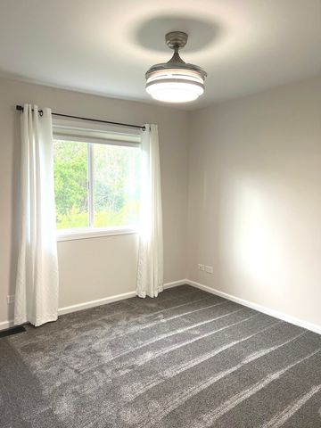 27 Mineola Road 27, Fox Lake, IL 60020