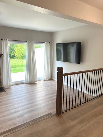 27 Mineola Road 27, Fox Lake, IL 60020
