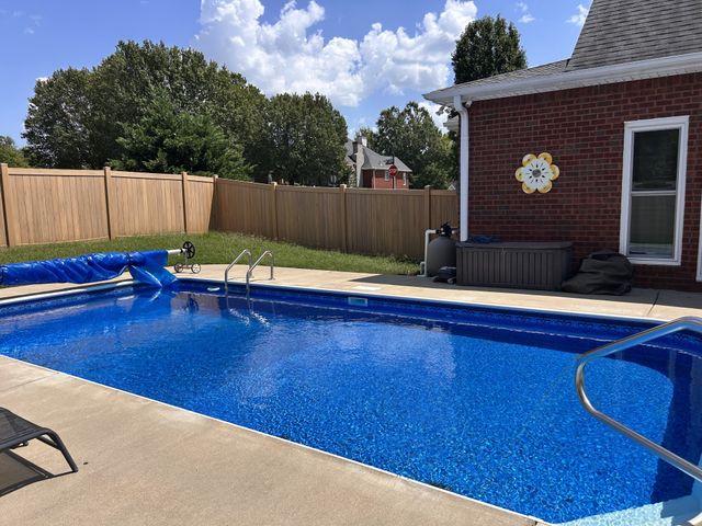 2009 Brunswick Dr, Lebanon, TN 37087