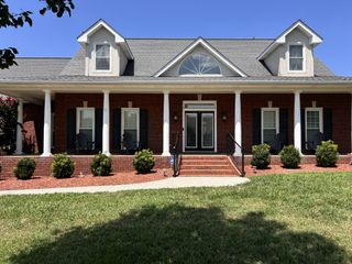 2009 Brunswick Dr, Lebanon, TN 37087