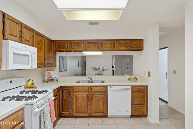 7840 N La Cañada Drive, Tucson, AZ 85704