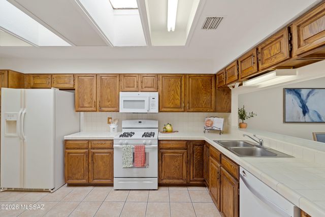 7840 N La Cañada Drive, Tucson, AZ 85704
