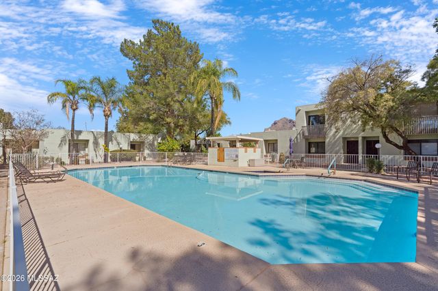 7840 N La Cañada Drive, Tucson, AZ 85704