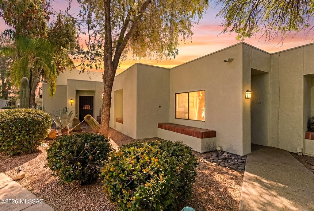 7840 N La Cañada Drive, Tucson, AZ 85704