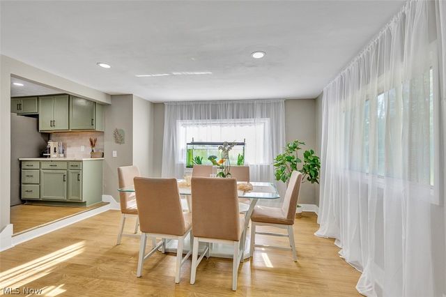 523 Purdue Avenue, Elyria, OH 44035